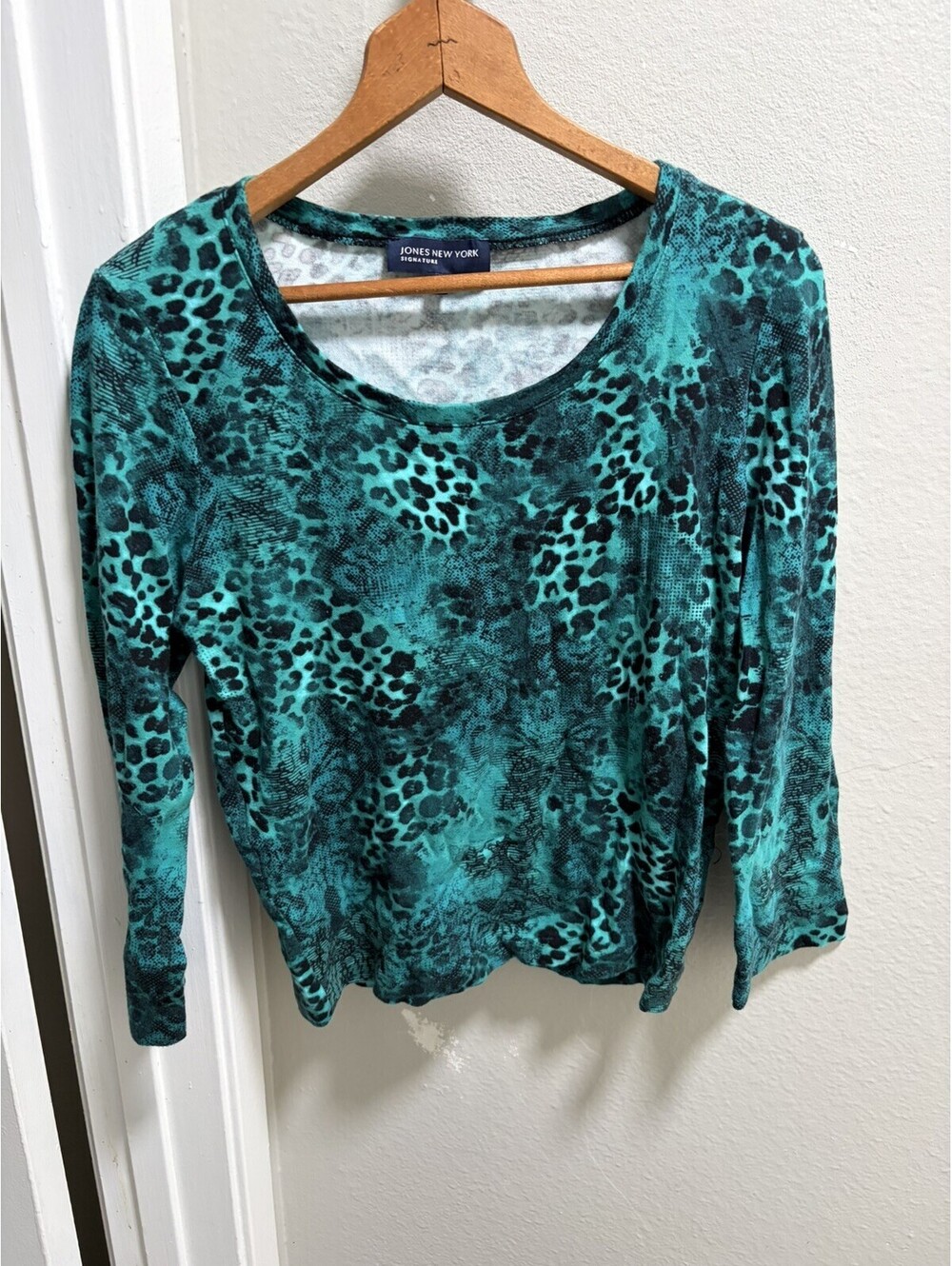 Jones New York Green Leopard Print Long Sleeve Shirt M